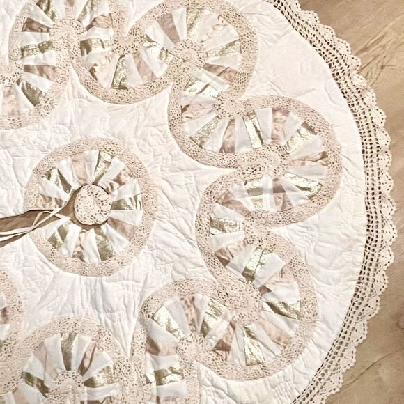 Vintage Quilted Lame Patch Crochet Trim Round Spilt Tie Tree Skirt Handmade - Picture 14 of 16